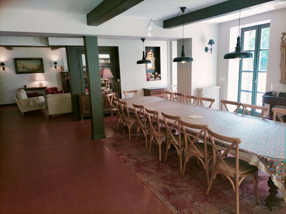 Salle à manger (autre angle)